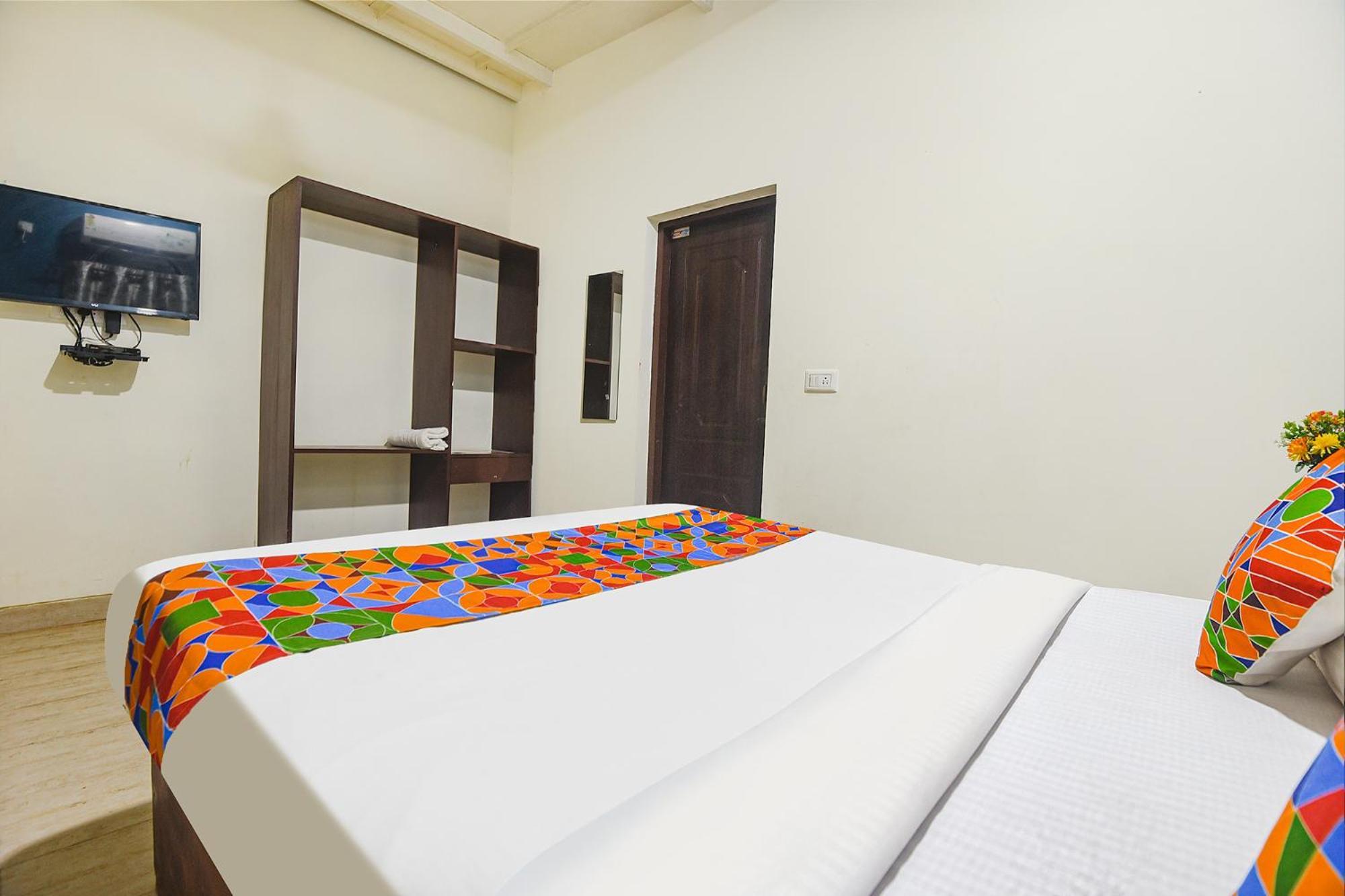 Fabhotel Rj 18 Beach Resort - Nr Baga Beach 외부 사진